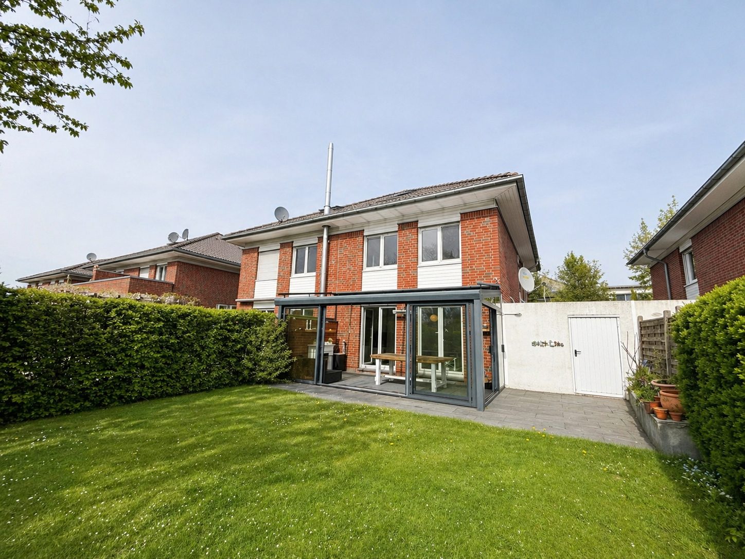 Böcker Wohnimmobilien - Immobilienangebot - Düsseldorf / Einbrungen - Alle - Familientraum im Grünen
