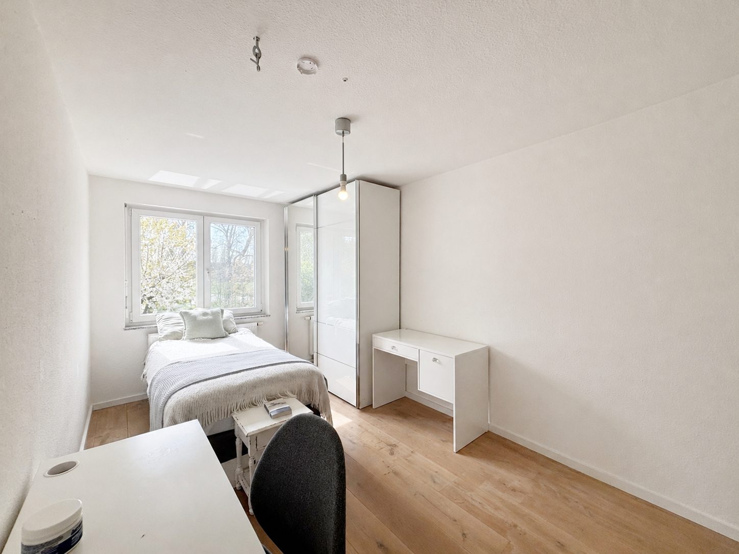 Böcker Wohnimmobilien - Immobilienangebot - Düsseldorf / Einbrungen - Alle - Familientraum im Grünen