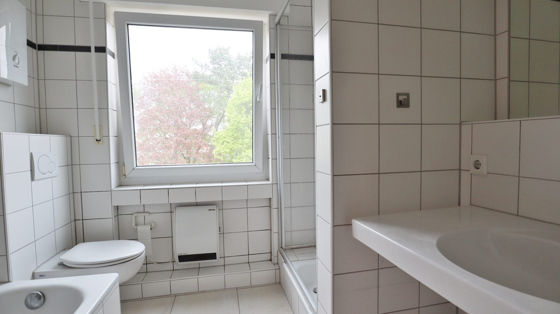 Böcker Wohnimmobilien - Immobilienangebot - Ratingen - Alle - Helle, frisch renovierte 3-Zimmer-Wohnung in ruhiger Lage von Ratingen-Lintorf