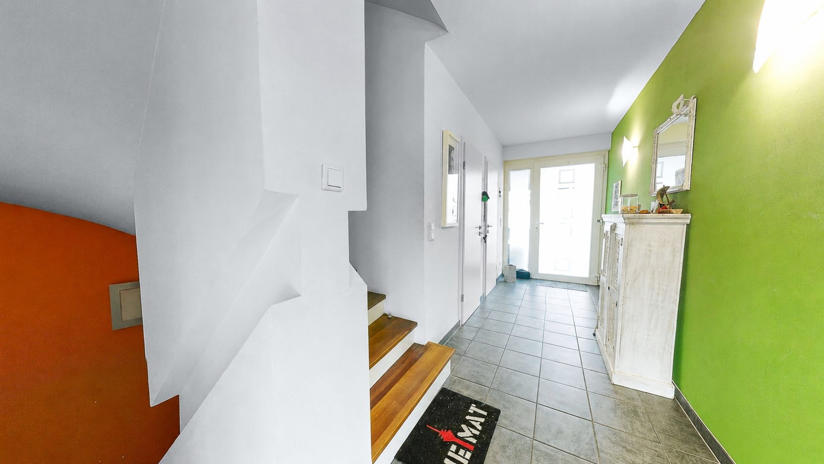Böcker Wohnimmobilien - Immobilienangebot - Düsseldorf / Lohausen - Alle - Familientraum in begehrter Wohnlage fußläufig zum Rhein und nahe der ISD