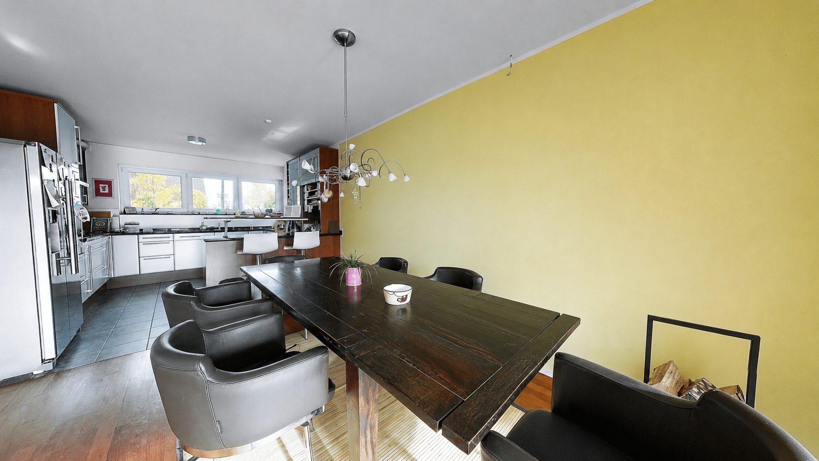 Böcker Wohnimmobilien - Immobilienangebot - Düsseldorf / Lohausen - Alle - Familientraum in begehrter Wohnlage fußläufig zum Rhein und nahe der ISD