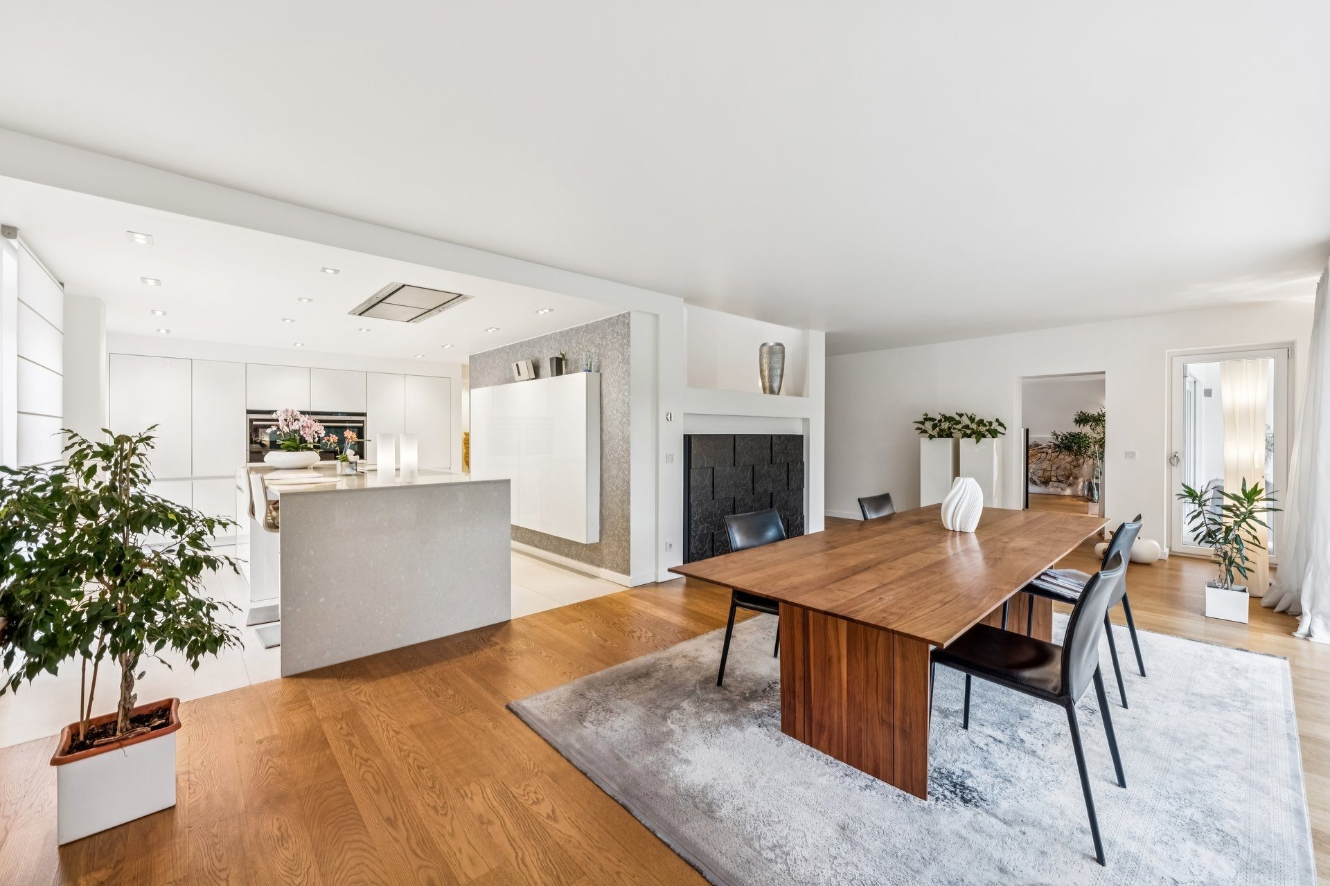Böcker Wohnimmobilien - Immobilienangebot - Meerbusch / Osterath - Alle - Freistehend und flexible Raumlösungen auf großem Grundstück
