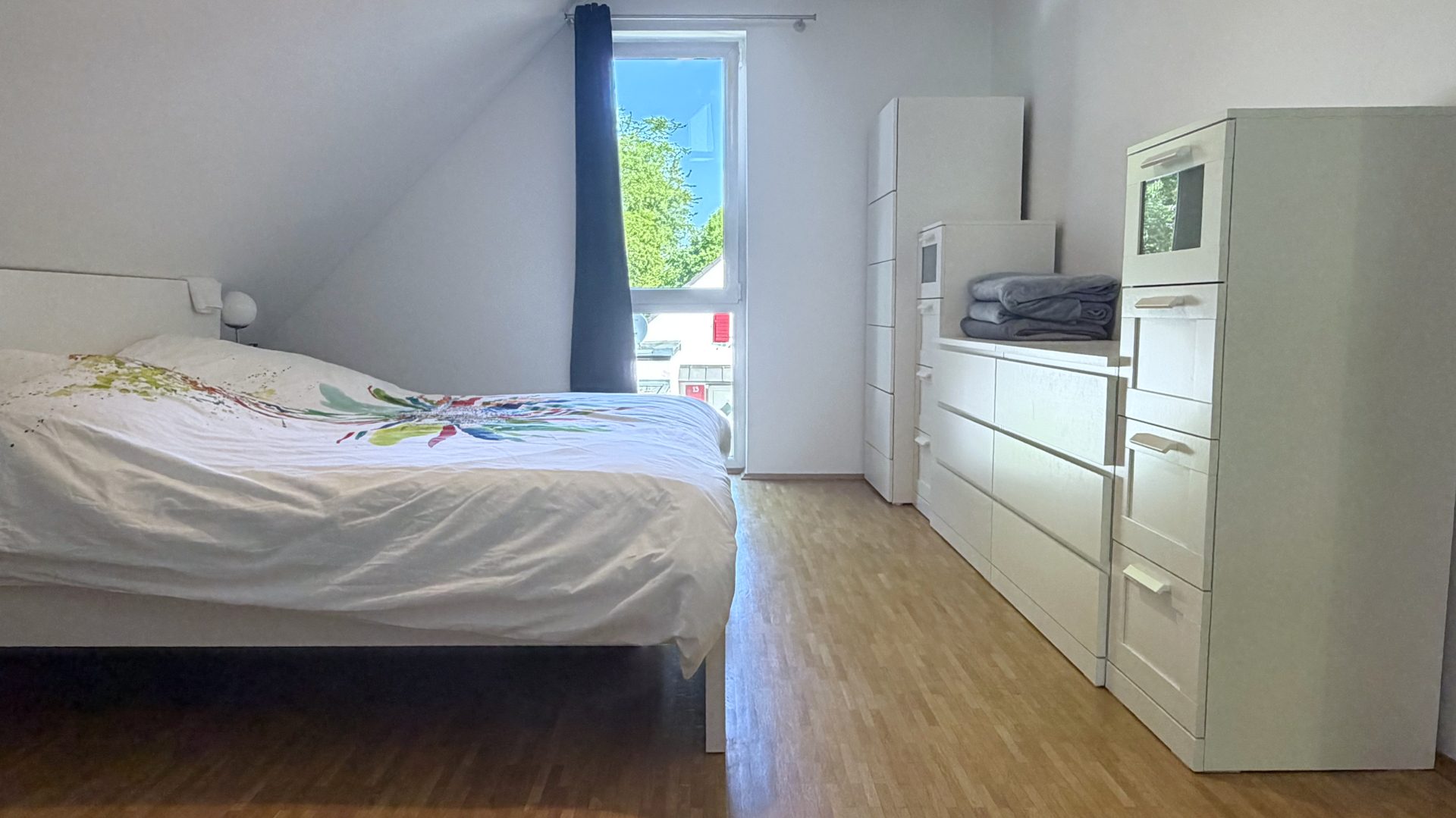 Böcker Wohnimmobilien - Immobilienangebot - Düsseldorf / Wittlaer - Alle - Exklusive, moderne Doppelhaushälfte in Wittlaer. Nähe Rhein und U79