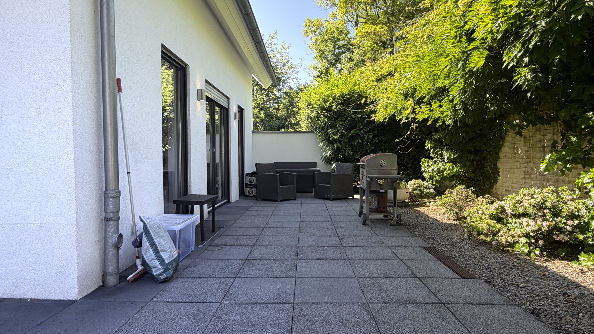 Böcker Wohnimmobilien - Immobilienangebot - Düsseldorf / Wittlaer - Alle - Exklusive, moderne Doppelhaushälfte in Wittlaer. Nähe Rhein und U79