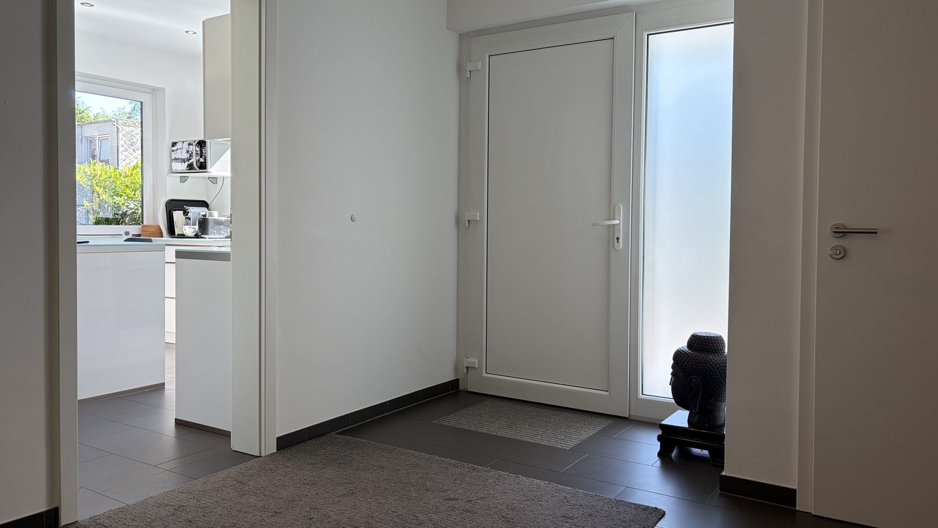 Böcker Wohnimmobilien - Immobilienangebot - Düsseldorf / Wittlaer - Alle - Exklusive, moderne Doppelhaushälfte in Wittlaer. Nähe Rhein und U79