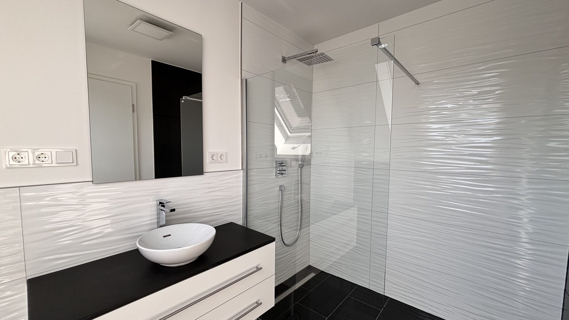 Böcker Wohnimmobilien - Immobilienangebot - Düsseldorf / Lohausen - Alle - Exklusiver Neubau für höchste Ansprüche