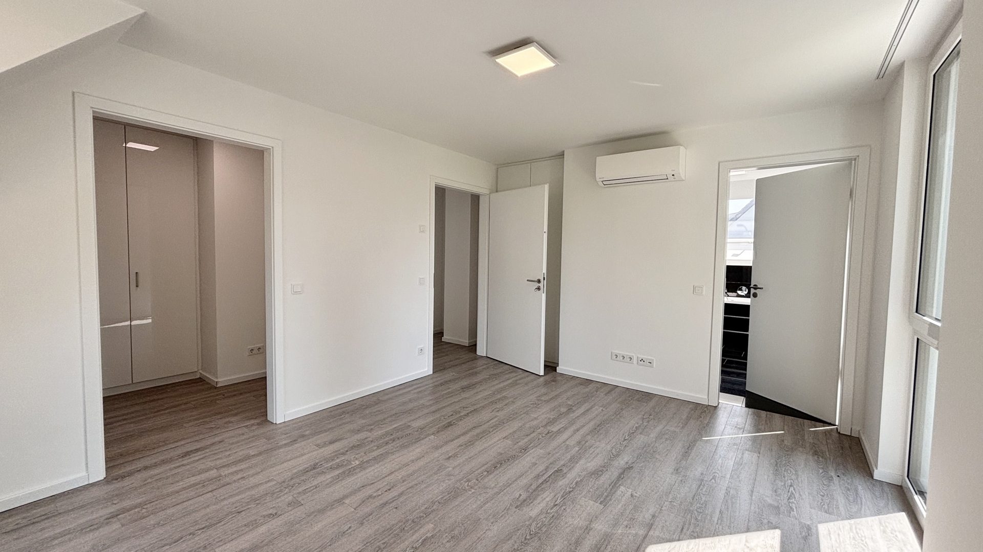 Böcker Wohnimmobilien - Immobilienangebot - Düsseldorf / Lohausen - Alle - Exklusiver Neubau für höchste Ansprüche