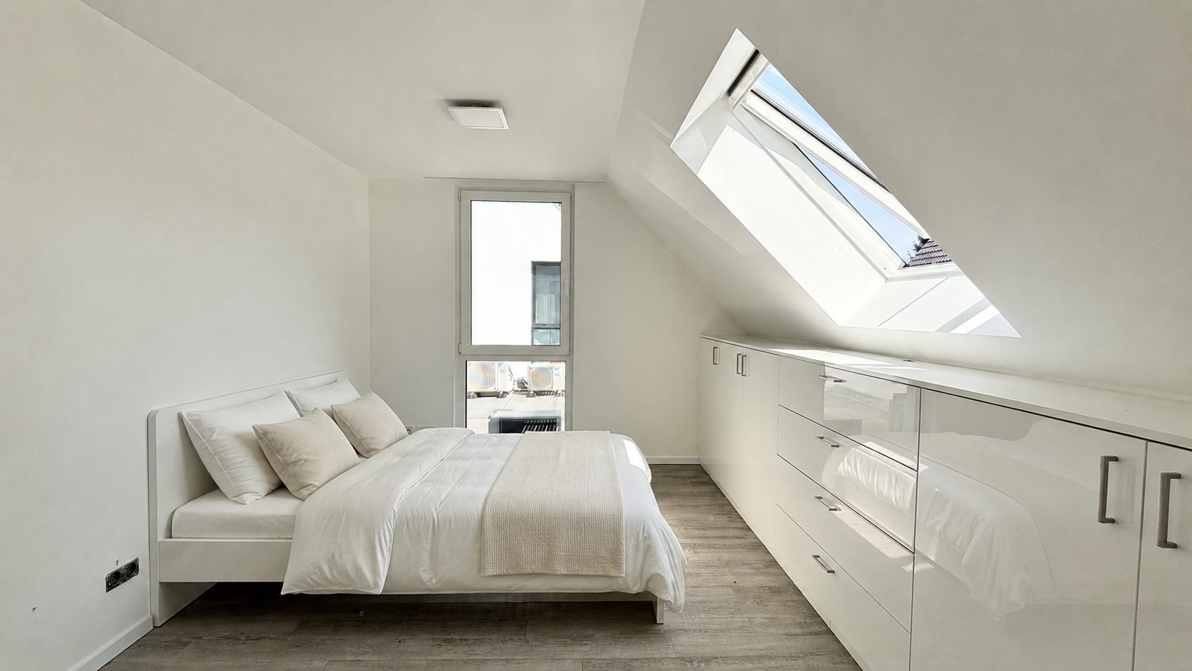 Böcker Wohnimmobilien - Immobilienangebot - Düsseldorf / Lohausen - Alle - Exklusiver Neubau für höchste Ansprüche