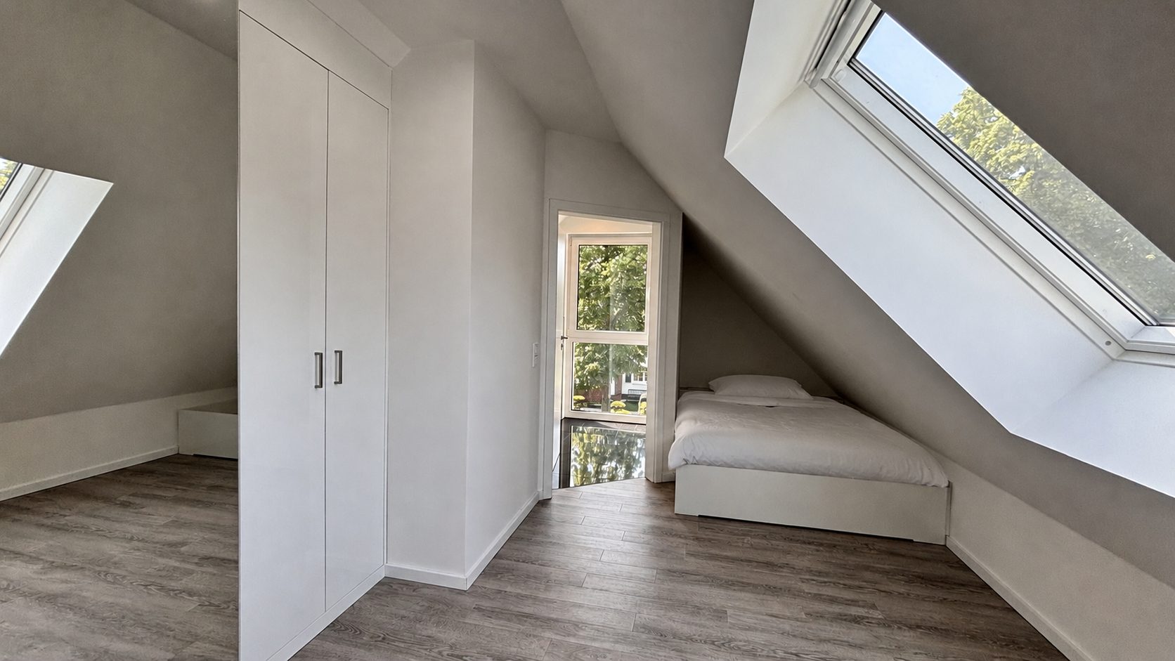 Böcker Wohnimmobilien - Immobilienangebot - Düsseldorf / Lohausen - Alle - Exklusiver Neubau für höchste Ansprüche