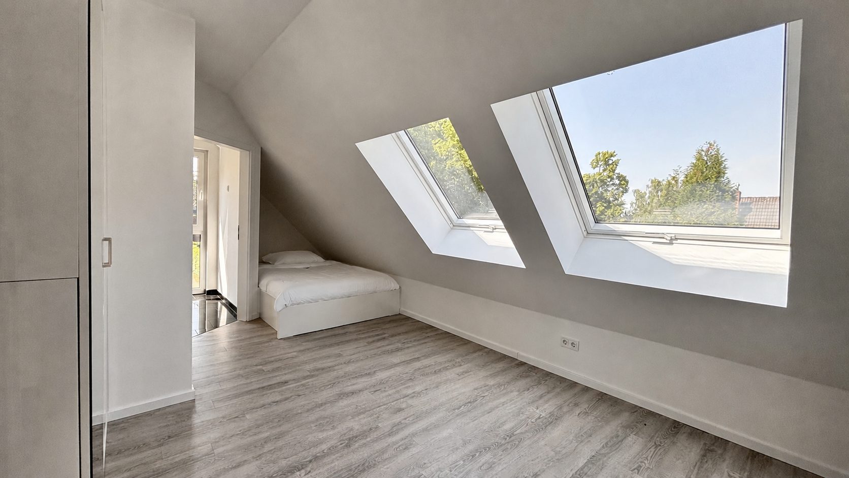 Böcker Wohnimmobilien - Immobilienangebot - Düsseldorf / Lohausen - Alle - Exklusiver Neubau für höchste Ansprüche