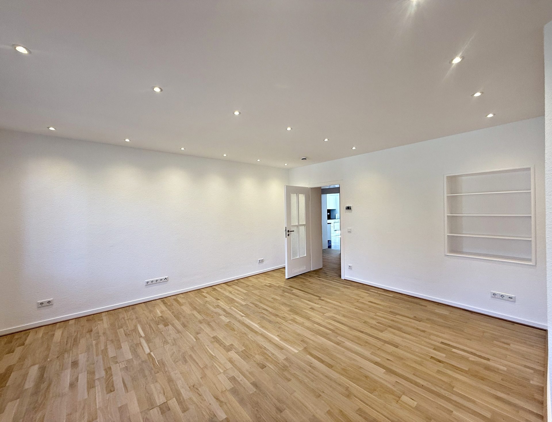Böcker Wohnimmobilien - Immobilienangebot - Düsseldorf/Düsseltal - Alle - Moderne zwei Zimmer Wohnung in ruhiger Lage