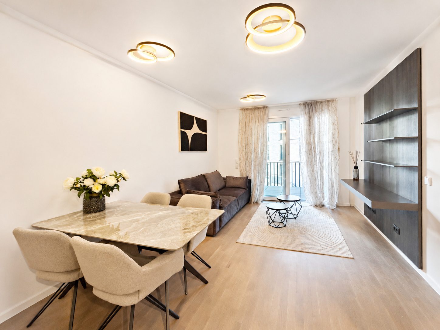 Böcker Wohnimmobilien - Immobilienangebot - Düsseldorf - Alle - Hochwertig möblierte 2-Zimmer-Wohnung mit großzügigem Balkon