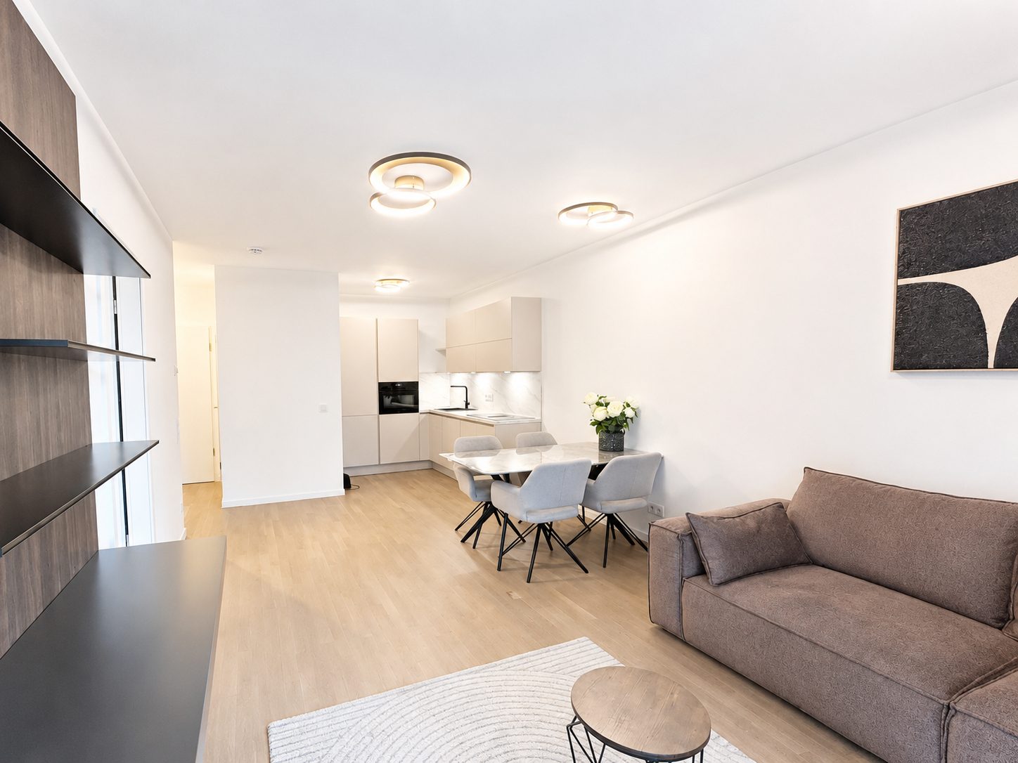 Böcker Wohnimmobilien - Immobilienangebot - Düsseldorf - Alle - Hochwertig möblierte 2-Zimmer-Wohnung mit großzügigem Balkon