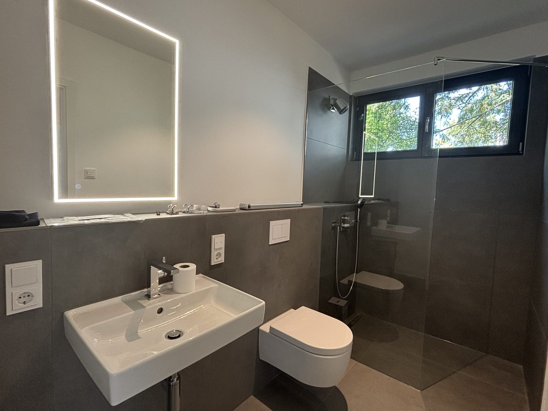 Böcker Wohnimmobilien - Immobilienangebot - Düsseldorf / Angermund - Alle - Exklusives EFH zum Erstbezug mit hochwertiger Ausstattung und Doppelgarage