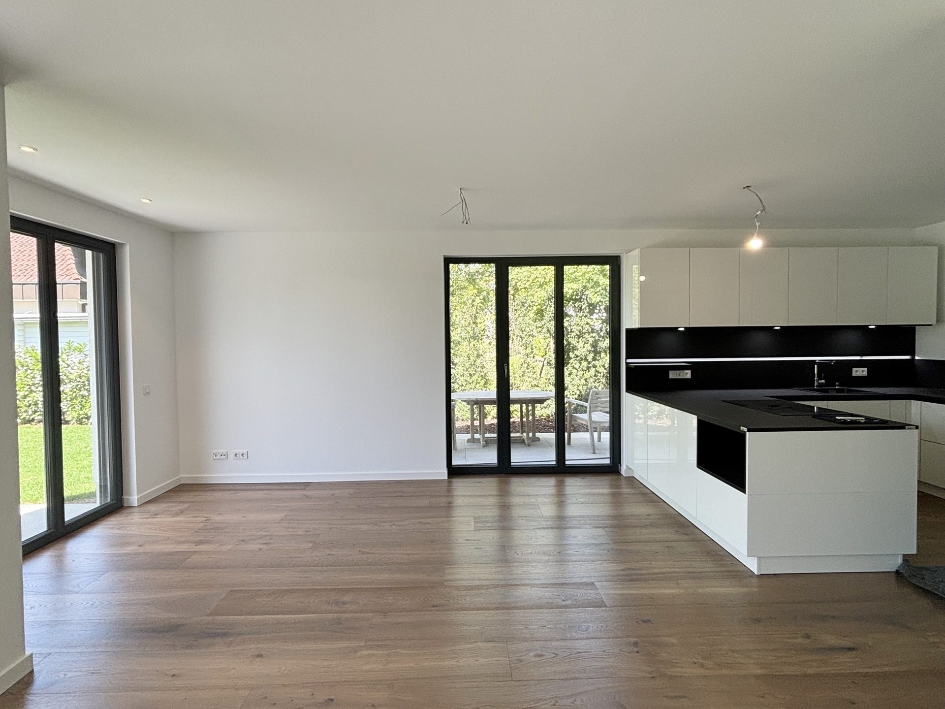 Böcker Wohnimmobilien - Immobilienangebot - Düsseldorf / Angermund - Alle - Exklusives EFH zum Erstbezug mit hochwertiger Ausstattung und Doppelgarage