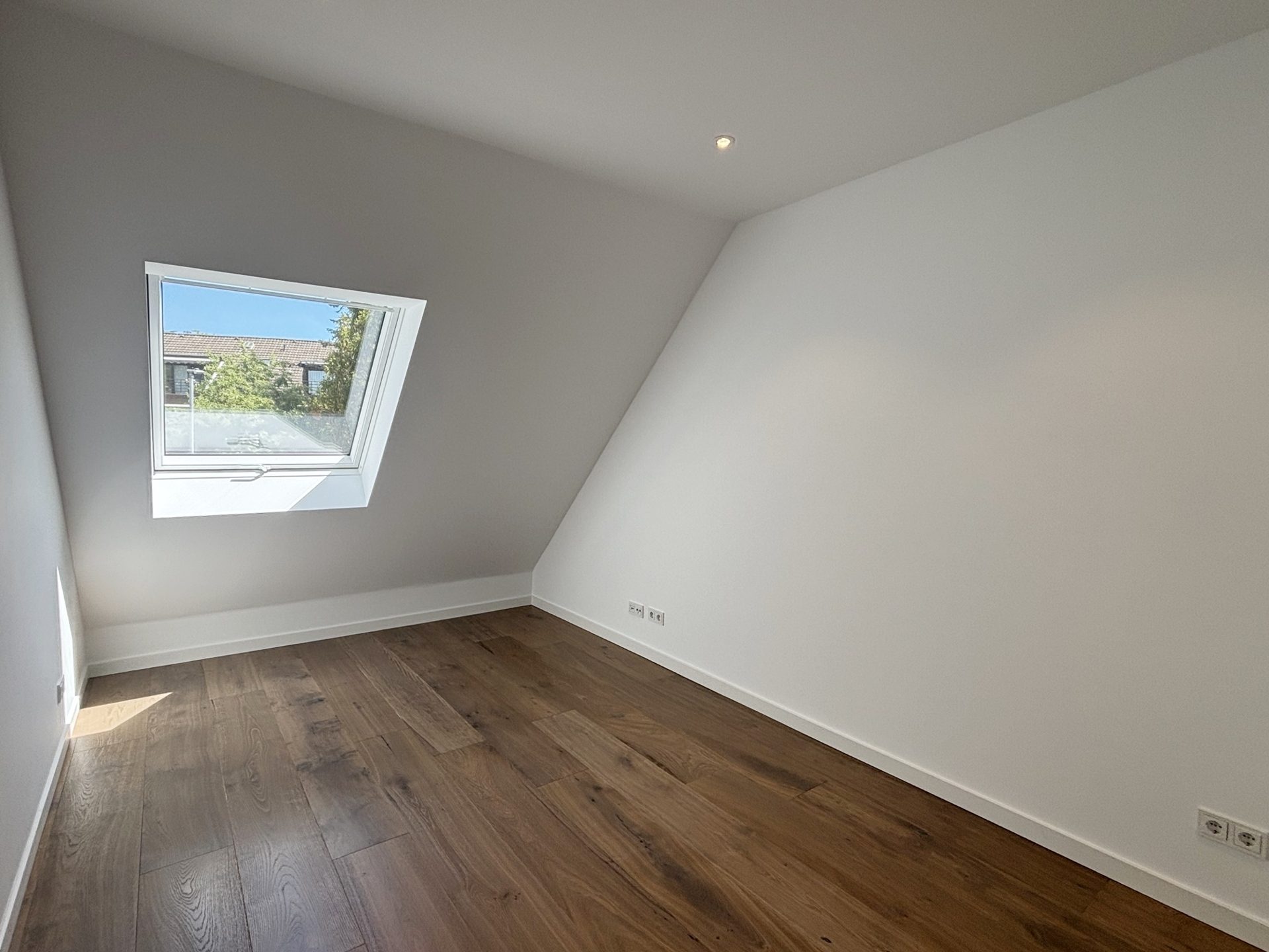Böcker Wohnimmobilien - Immobilienangebot - Düsseldorf / Angermund - Alle - Exklusives EFH zum Erstbezug mit hochwertiger Ausstattung und Doppelgarage