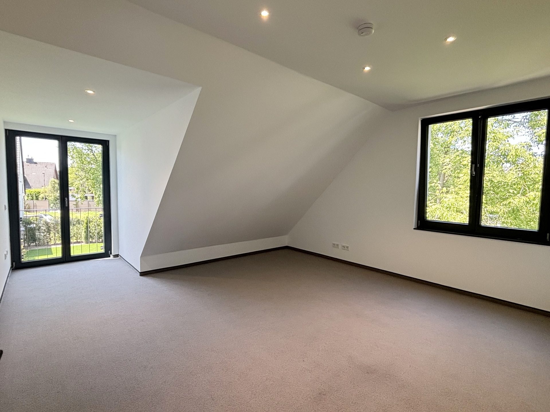 Böcker Wohnimmobilien - Immobilienangebot - Düsseldorf / Angermund - Alle - Exklusives EFH zum Erstbezug mit hochwertiger Ausstattung und Doppelgarage