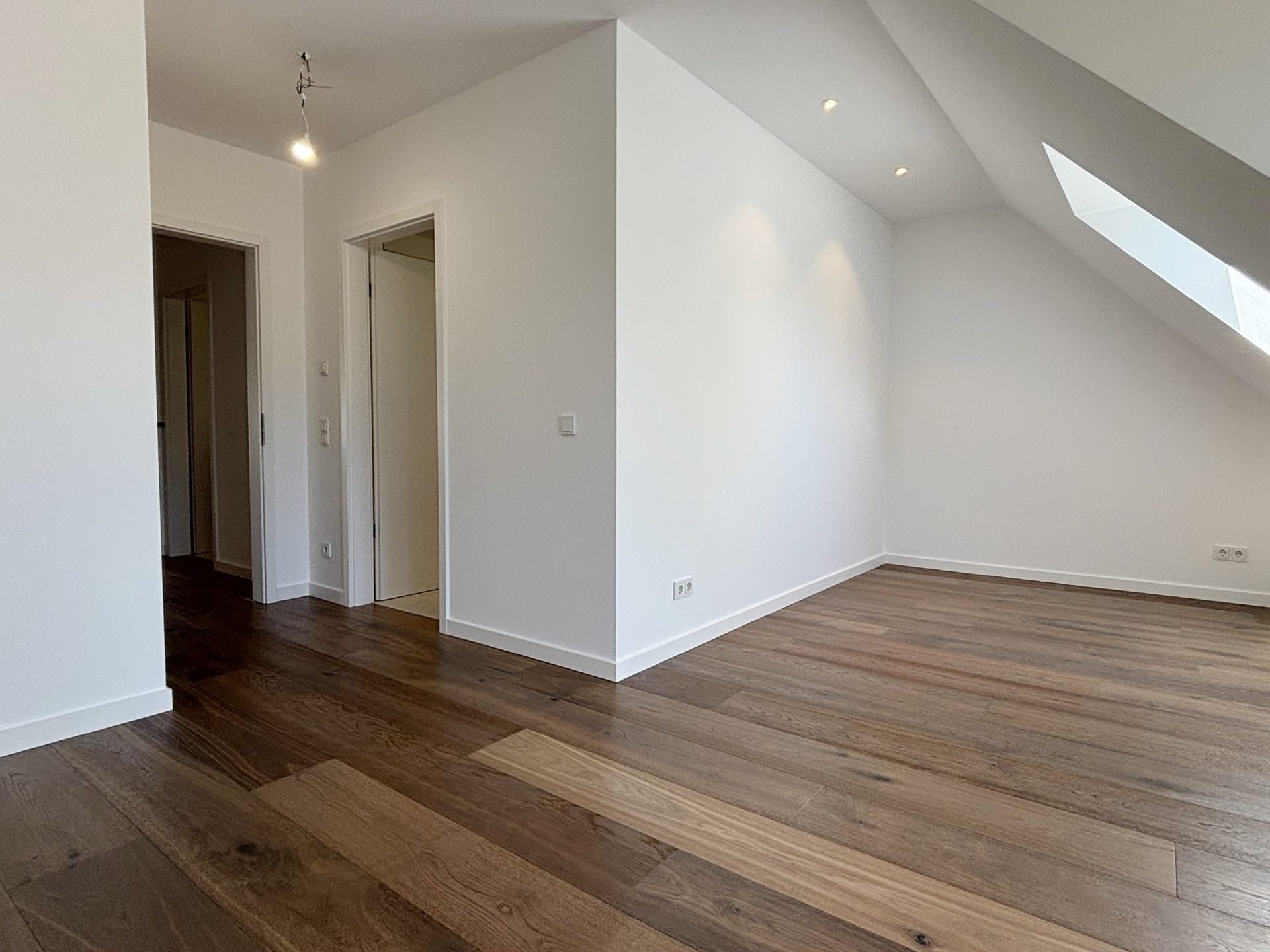 Böcker Wohnimmobilien - Immobilienangebot - Düsseldorf / Angermund - Alle - Exklusives EFH zum Erstbezug mit hochwertiger Ausstattung und Doppelgarage