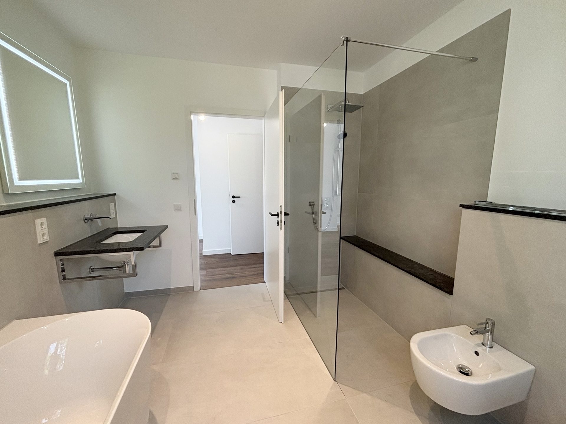 Böcker Wohnimmobilien - Immobilienangebot - Düsseldorf / Angermund - Alle - Exklusives EFH zum Erstbezug mit hochwertiger Ausstattung und Doppelgarage