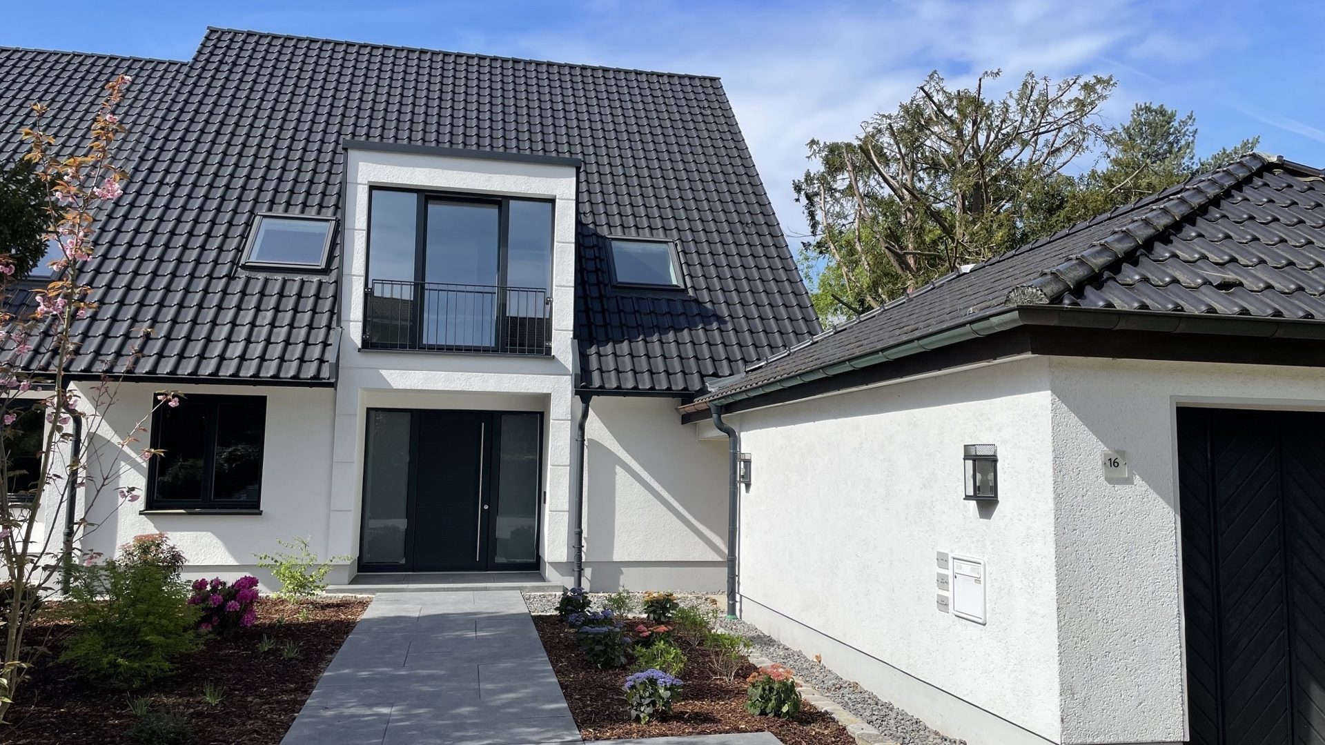 Böcker Wohnimmobilien - Immobilienangebot - Düsseldorf / Angermund - Alle - Exklusives EFH zum Erstbezug mit hochwertiger Ausstattung und Doppelgarage