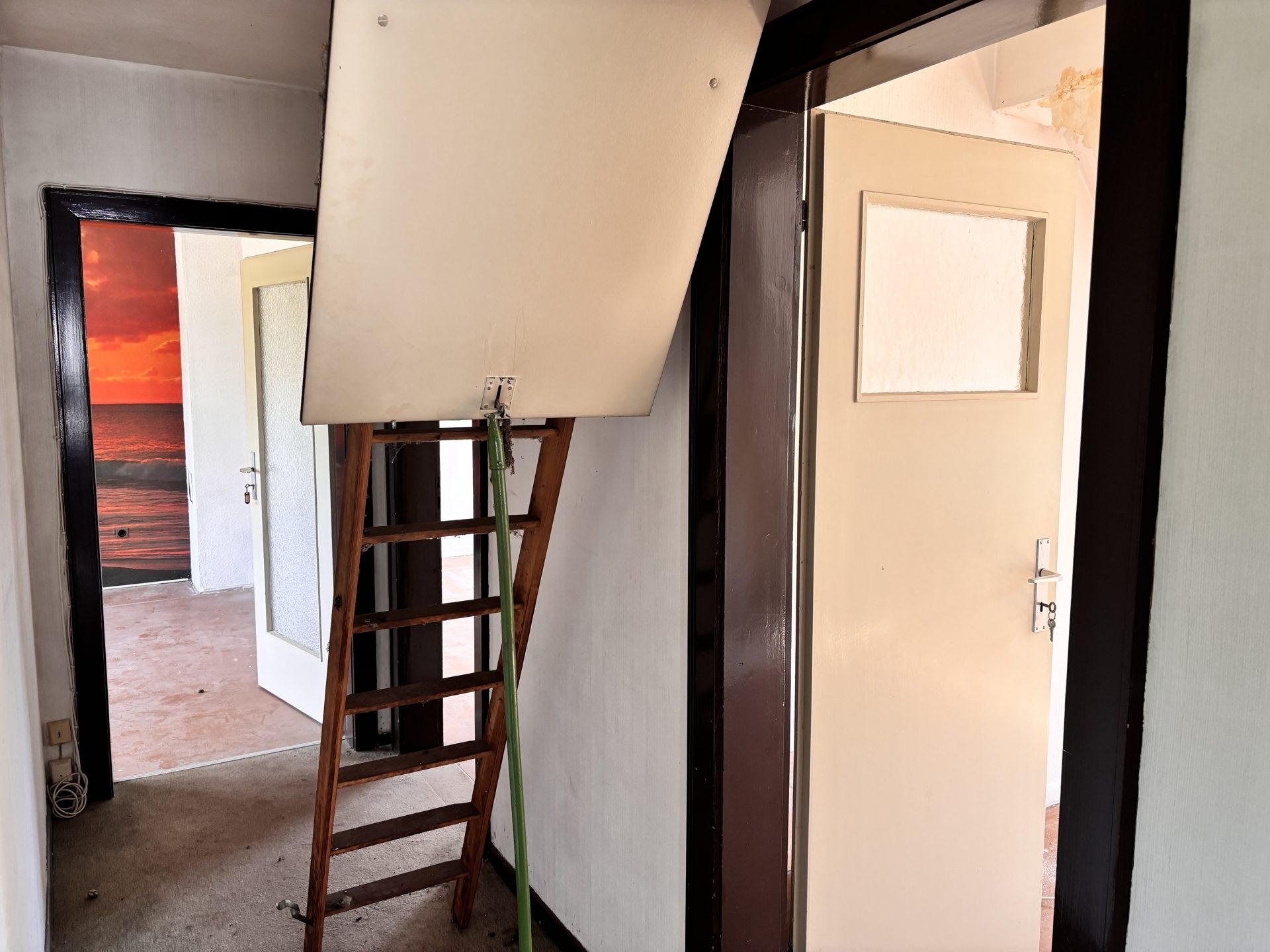 Böcker Wohnimmobilien - Immobilienangebot - Düsseldorf / Unterrath - Alle - Sanierungsbedürftige Doppelhaushälfte mit Traumgrundstück