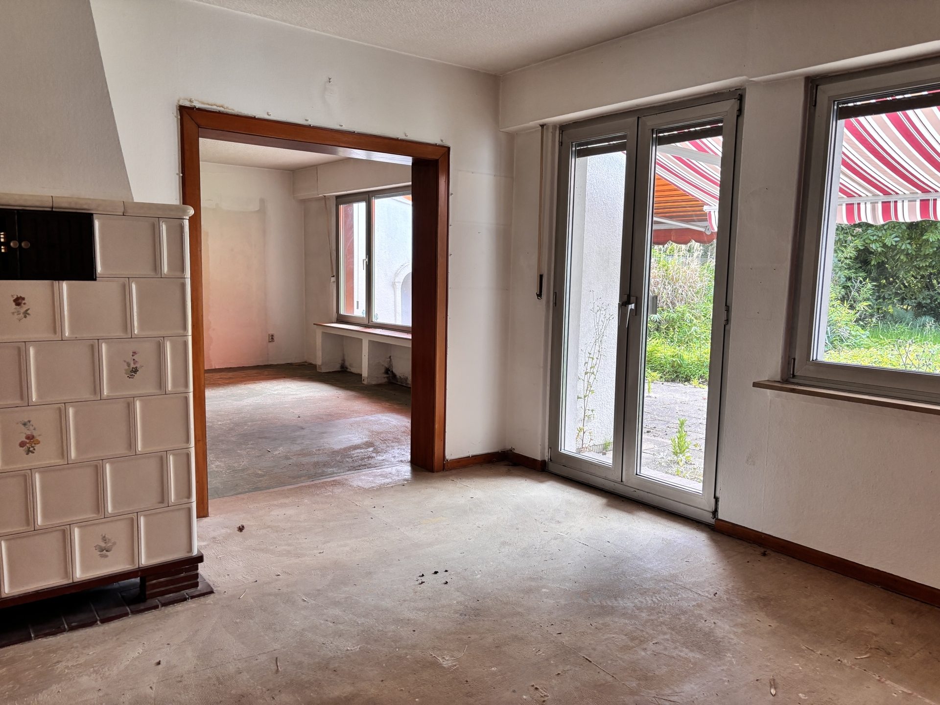 Böcker Wohnimmobilien - Immobilienangebot - Düsseldorf / Unterrath - Alle - Sanierungsbedürftige Doppelhaushälfte mit Traumgrundstück