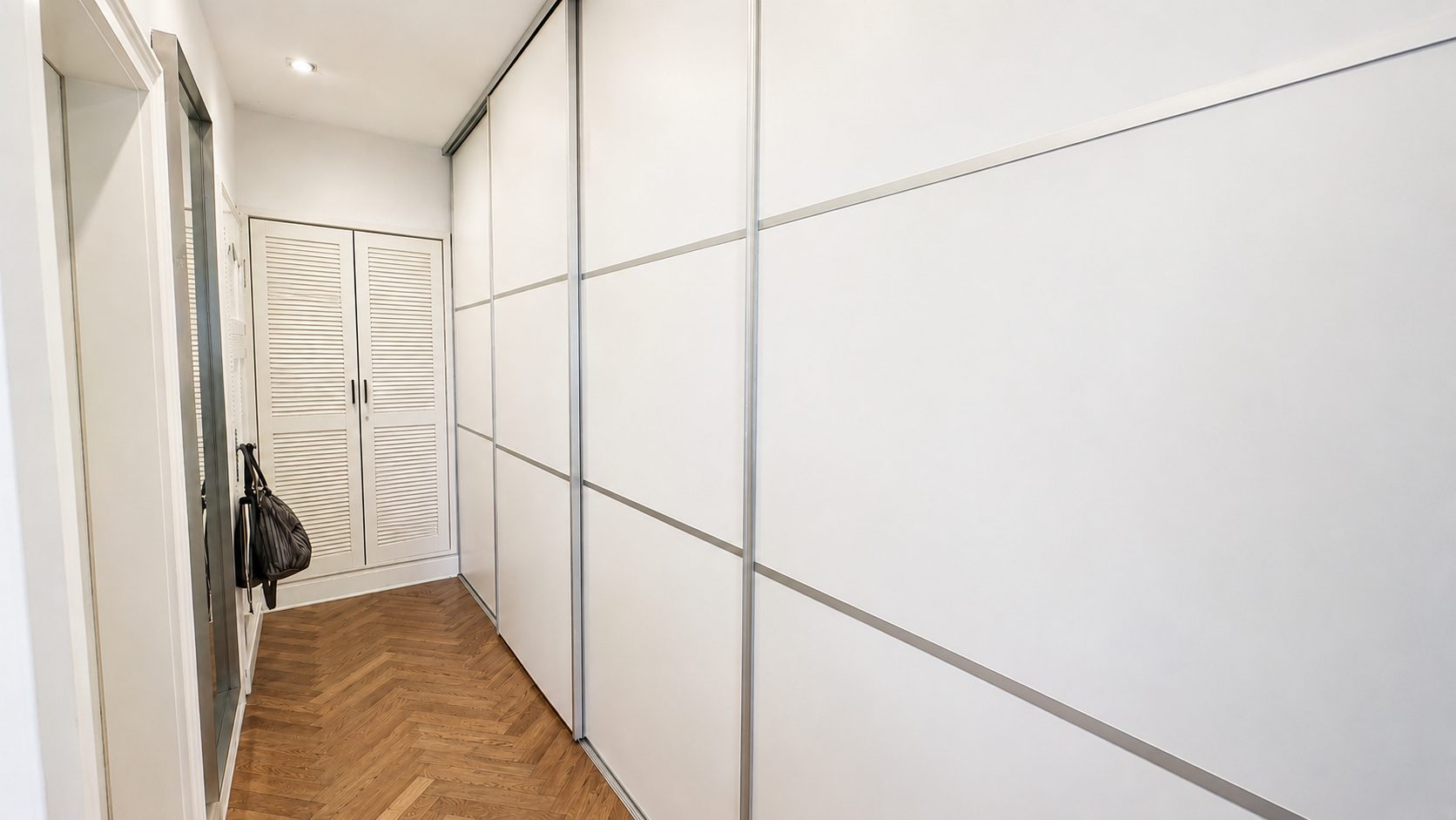 Böcker Wohnimmobilien - Immobilienangebot - Düsseldorf / Düsseltal - Alle - Begehrtes Düsseltal - Großzügige und geschmackvolle 2-Zimmer Altbauwohnung