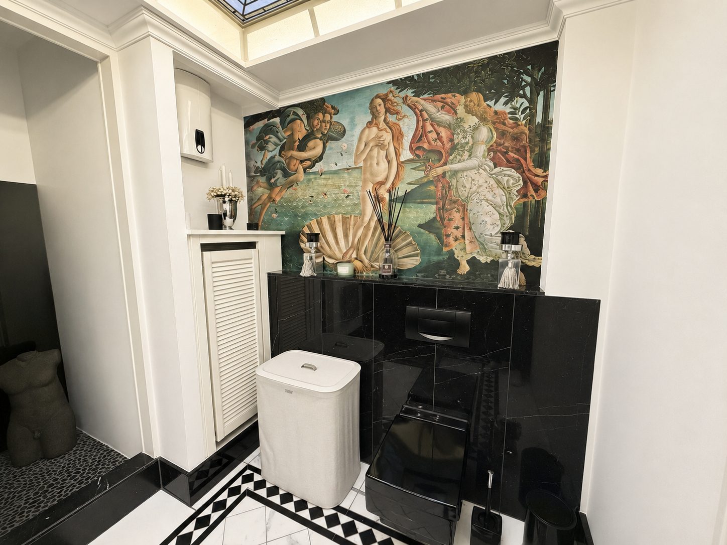 Böcker Wohnimmobilien - Immobilienangebot - Düsseldorf / Düsseltal - Alle - Begehrtes Düsseltal - Großzügige und geschmackvolle 2-Zimmer Altbauwohnung