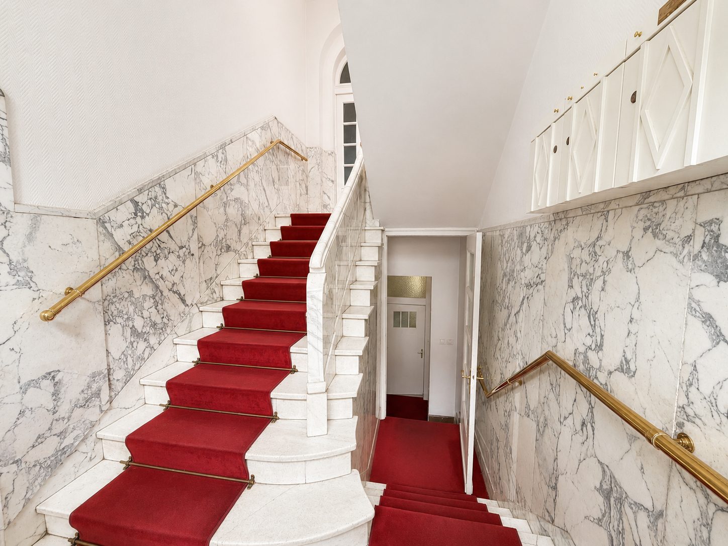 Böcker Wohnimmobilien - Immobilienangebot - Düsseldorf / Düsseltal - Alle - Begehrtes Düsseltal - Großzügige und geschmackvolle 2-Zimmer Altbauwohnung