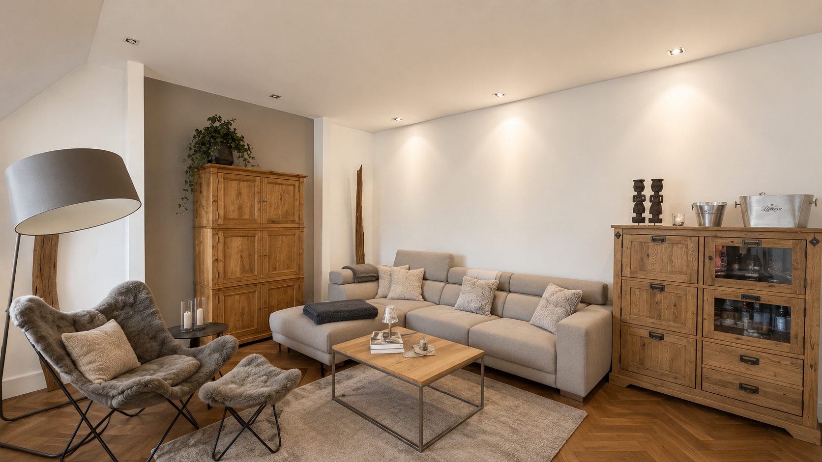 Böcker Wohnimmobilien - Immobilienangebot - Düsseldorf / Düsseltal - Alle - Begehrtes Düsseltal - Großzügige und geschmackvolle 2-Zimmer Altbauwohnung