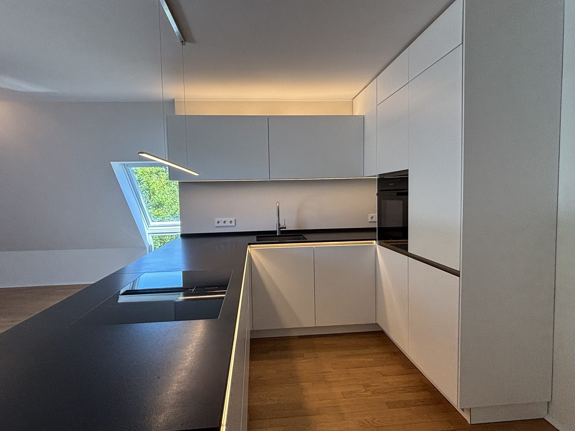 Böcker Wohnimmobilien - Immobilienangebot - Düsseldorf / Kaiserswerth - Alle - Moderne 3 Zimmerwohnung in ruhiger Grünlage
