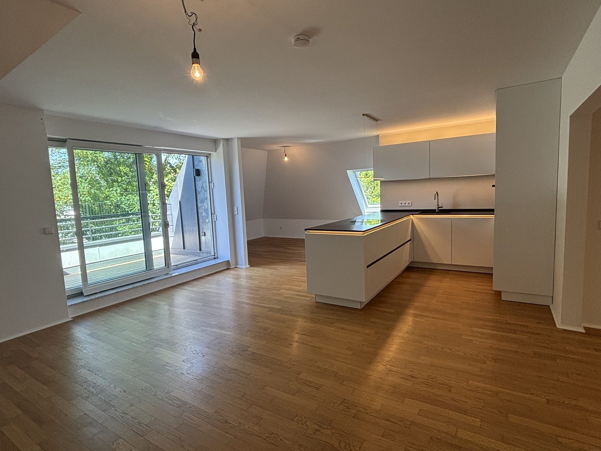 Böcker Wohnimmobilien - Immobilienangebot - Düsseldorf / Kaiserswerth - Alle - Moderne 3 Zimmerwohnung in ruhiger Grünlage