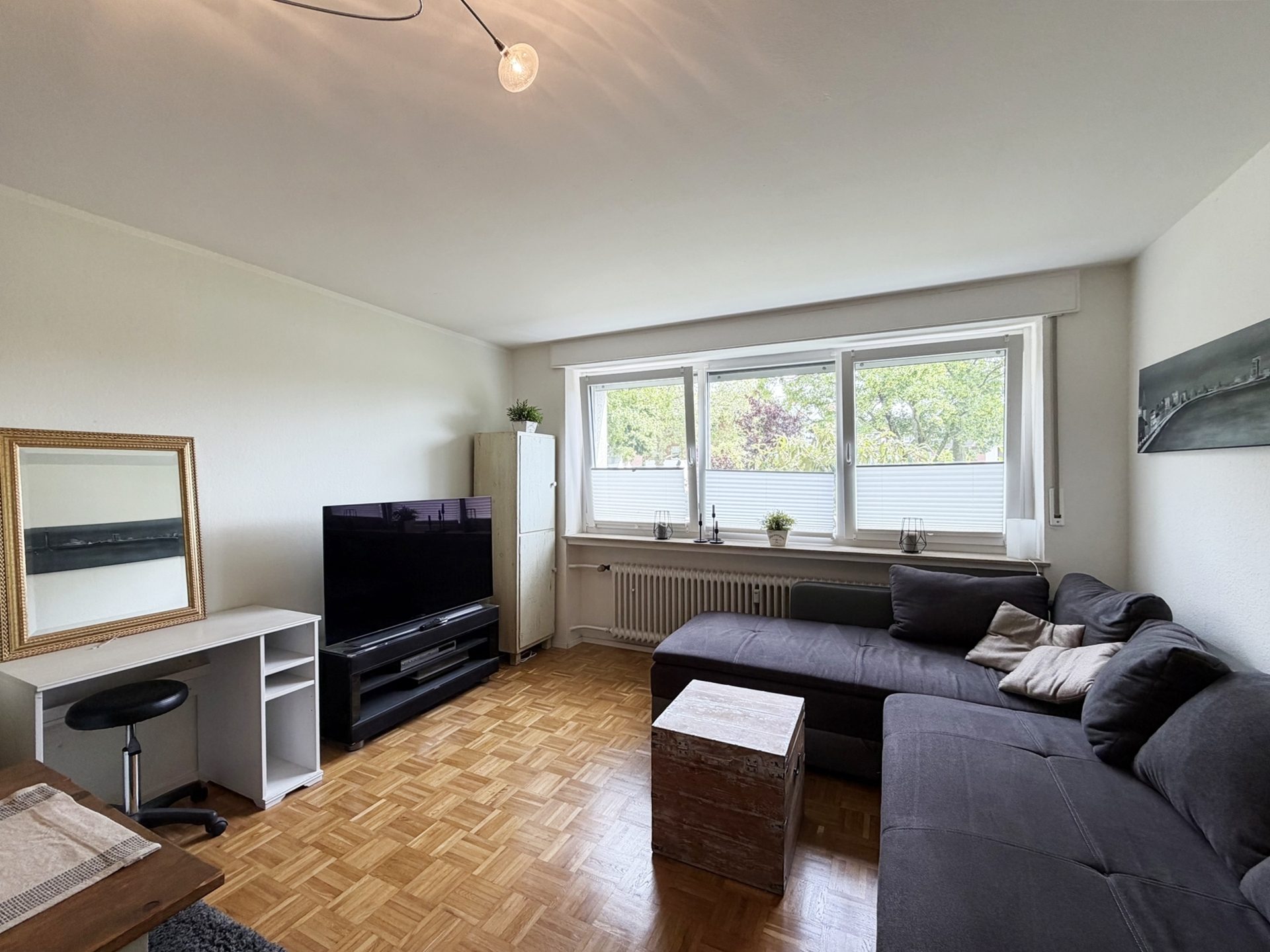 Böcker Wohnimmobilien - Immobilienangebot - Meerbusch / Büderich - Alle - Stilvoll möblierte 1-Zimmer-Wohnung mit Balkon in begehrter Lage von Meerbusch-Büderich