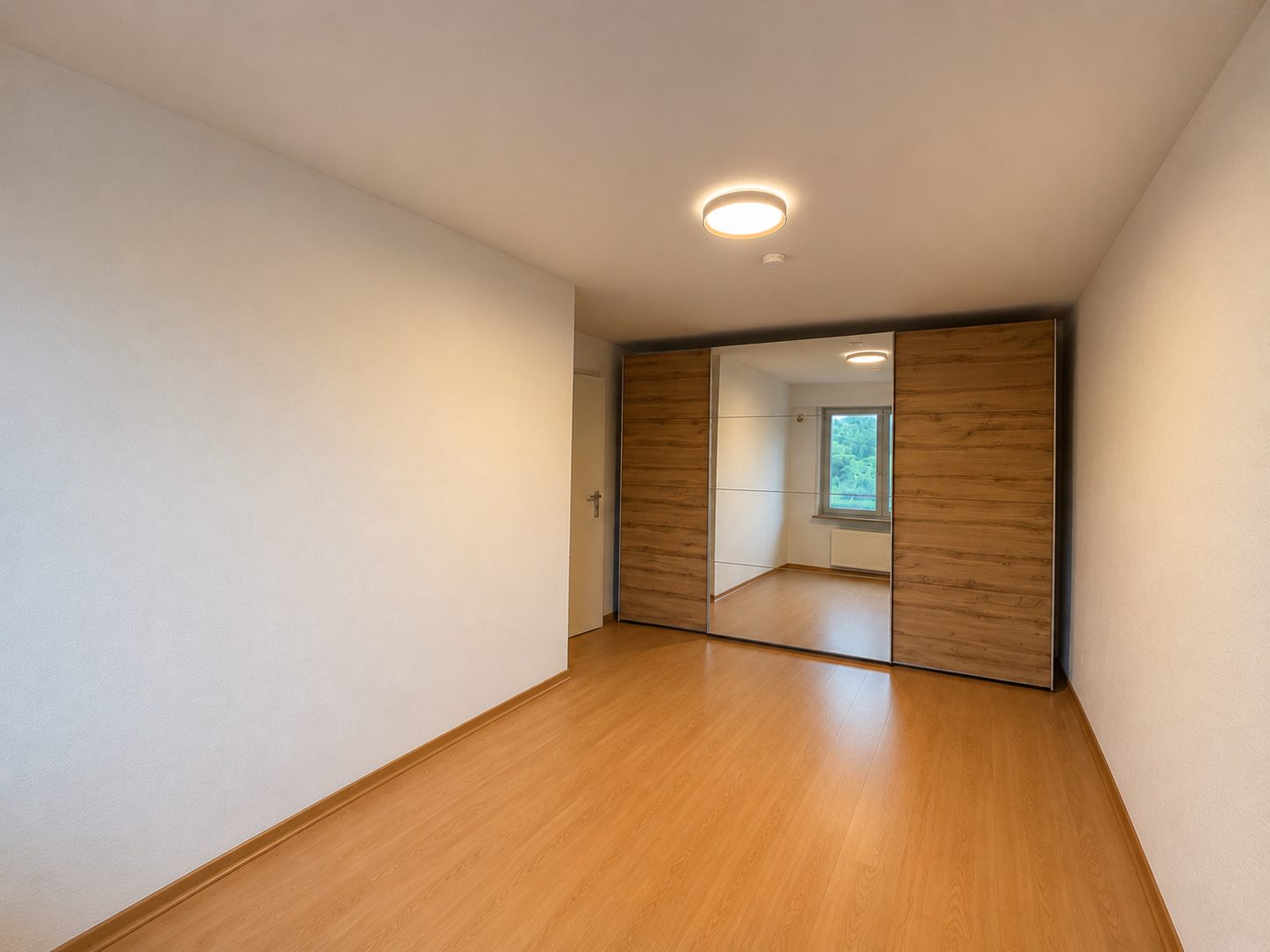 Böcker Wohnimmobilien - Immobilienangebot - Düsseldorf / Wittlaer - Alle - Charmante-2-Zimmer-Wohnung mit Balkon und Blick ins Grüne in Düsseldorf-Wittlaer