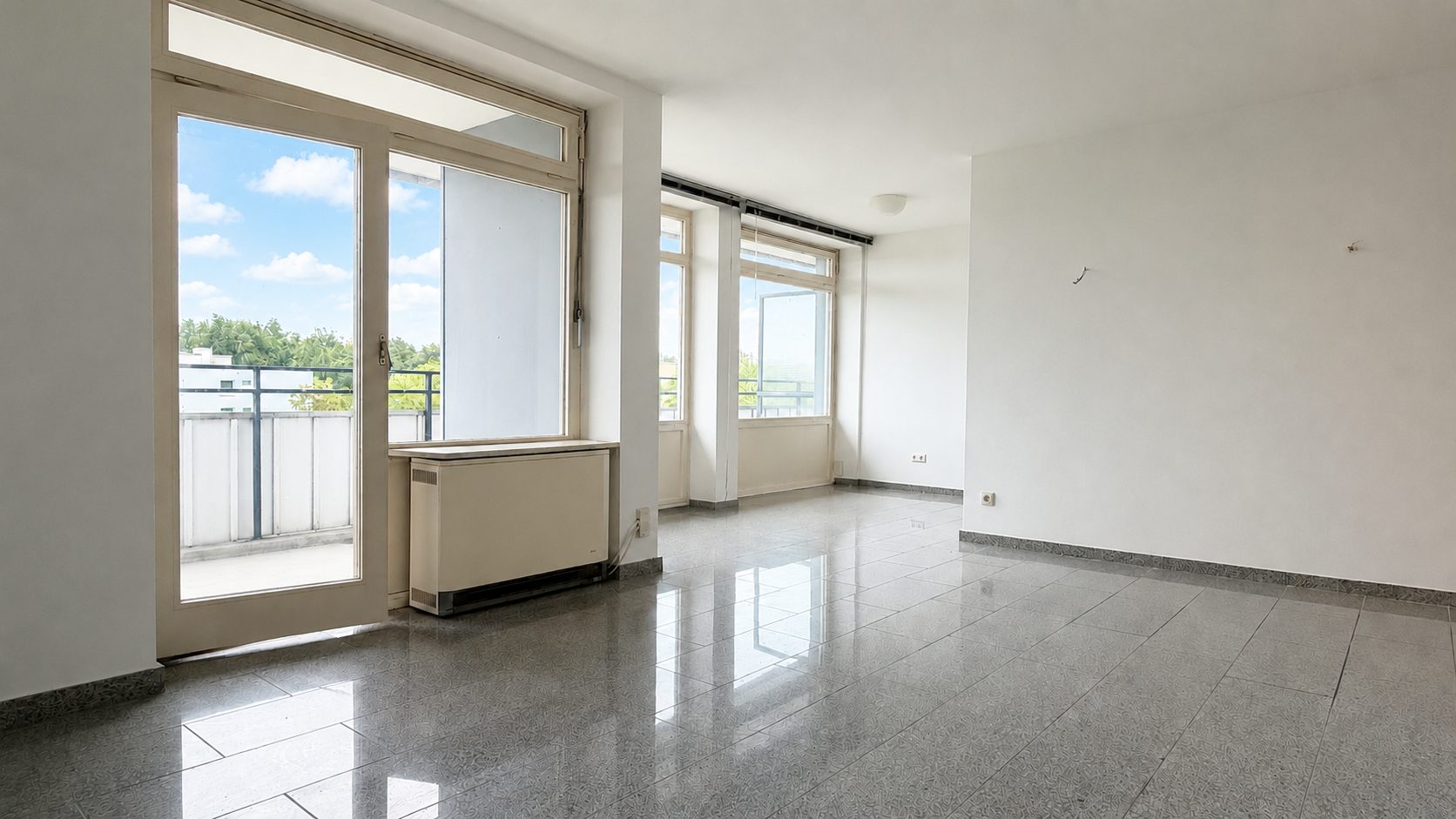 Böcker Wohnimmobilien - Immobilienangebot - Duisburg / Großenbaum - Alle - 2-Zimmer-Wohnung in Waldnähe mit Einbauküche, Sonnenbalkon und Aufzug