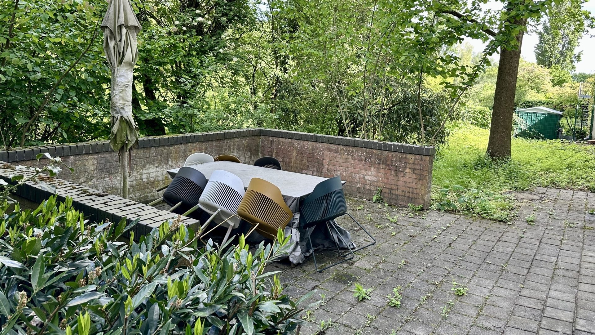 Böcker Wohnimmobilien - Immobilienangebot - Düsseldorf / Kaiserswerth - Alle - Grünes Wohnen mit Blick auf die Rheinauen - 4-Zimmer-Wohnung in Kaiserswerth