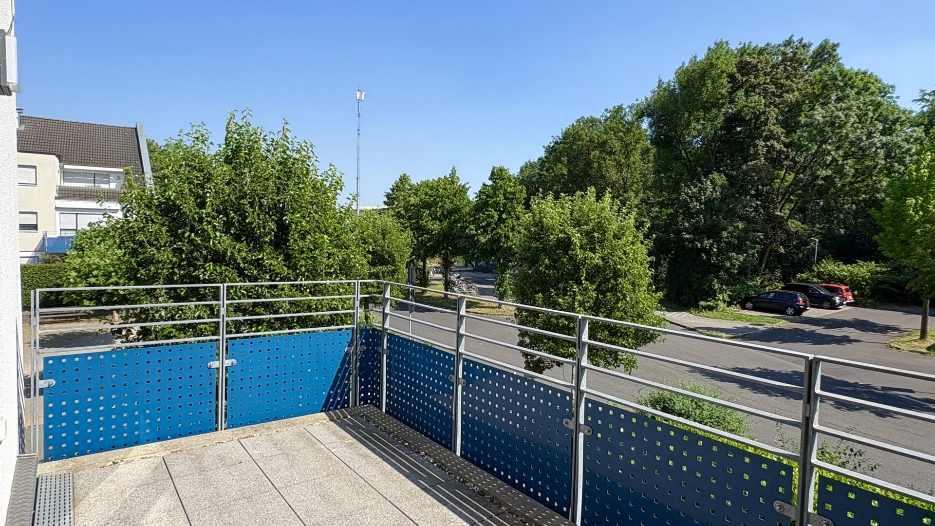Böcker Wohnimmobilien - Immobilienangebot - Düsseldorf / Wittlaer - Alle - Attraktive 3-Zimmer-Wohnung mit Balkon in verkehrsgünstiger Lage