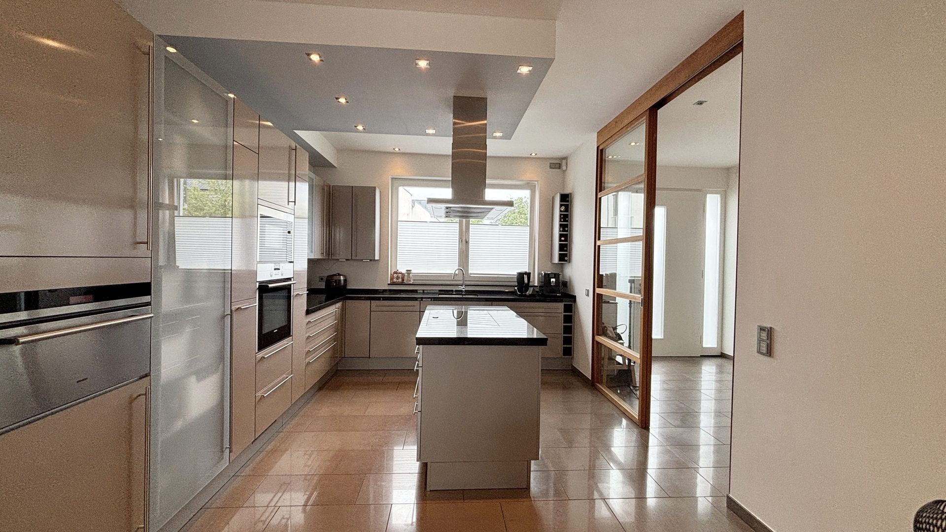 Böcker Wohnimmobilien - Immobilienangebot - Düsseldorf / Lohausen - Alle - Attraktives RMH – Top-Ausstattung, nahe ISD & 300 m zum Rhein