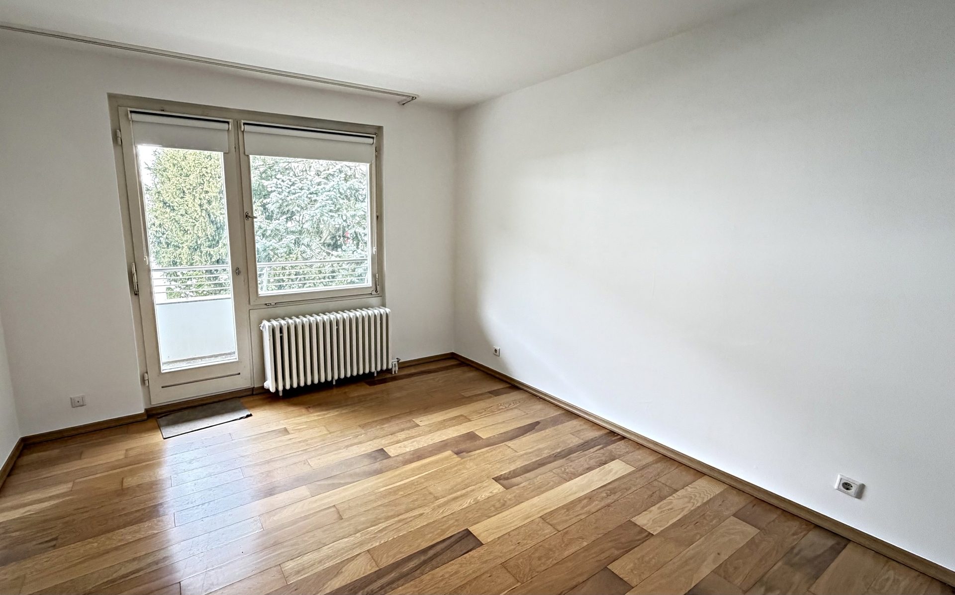Böcker Wohnimmobilien - Immobilienangebot - Düsseldorf / Niederkassel - Alle - Attraktive Wohnkombination: Familienwohnung mit modernisiertem Studio & Garage