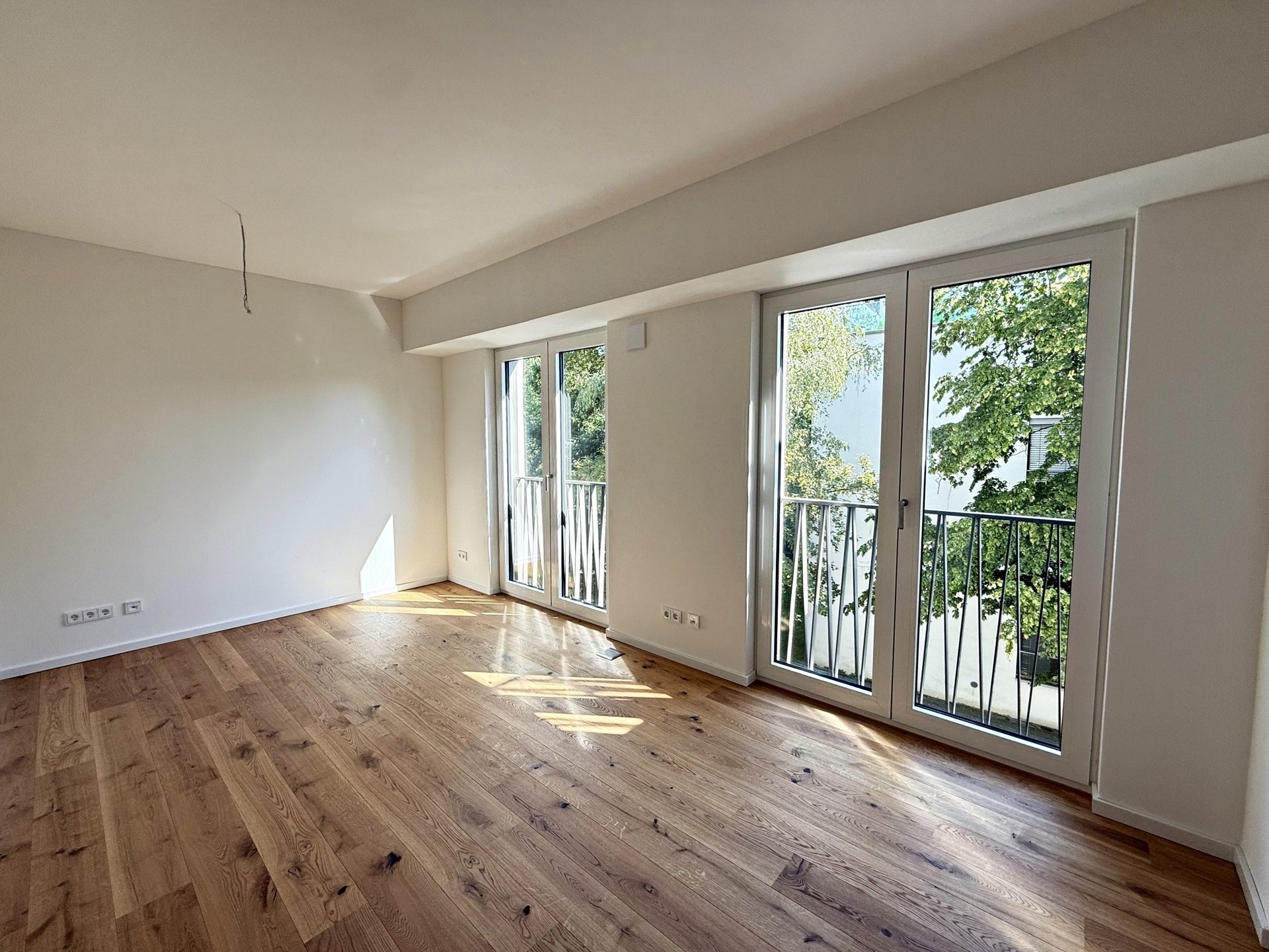 Böcker Wohnimmobilien - Immobilienangebot - Düsseldorf / Düsseltal - Alle - 4 Zimmer Neubau in beliebter Lage von Düsseldorf