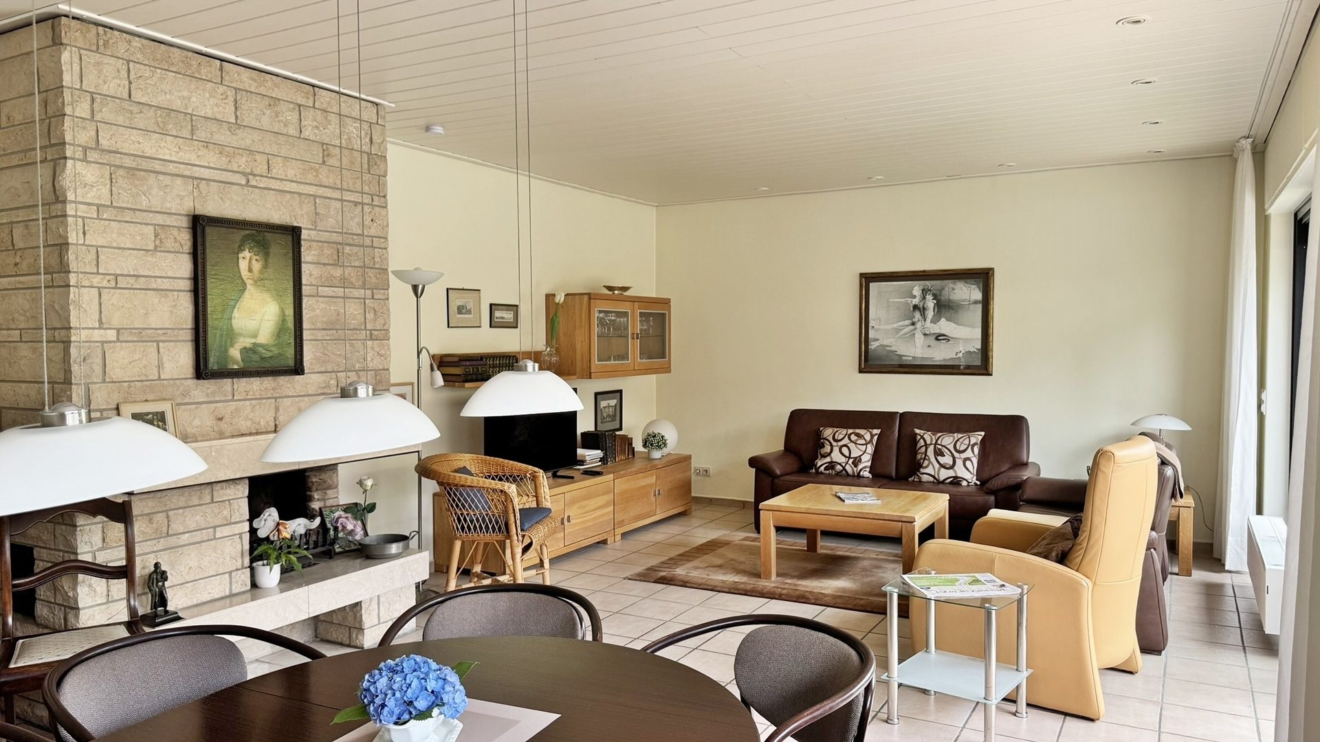 Böcker Wohnimmobilien - Immobilienangebot - Ratingen - Alle - Bungalow in Homberg: ruhig, gepflegt und familienfreundlich