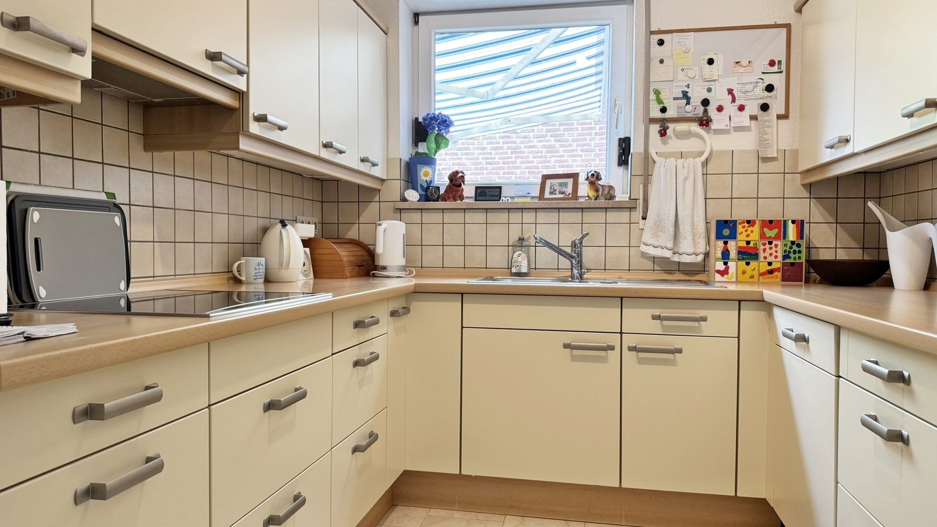 Böcker Wohnimmobilien - Immobilienangebot - Ratingen - Alle - Bungalow in Homberg: ruhig, gepflegt und familienfreundlich