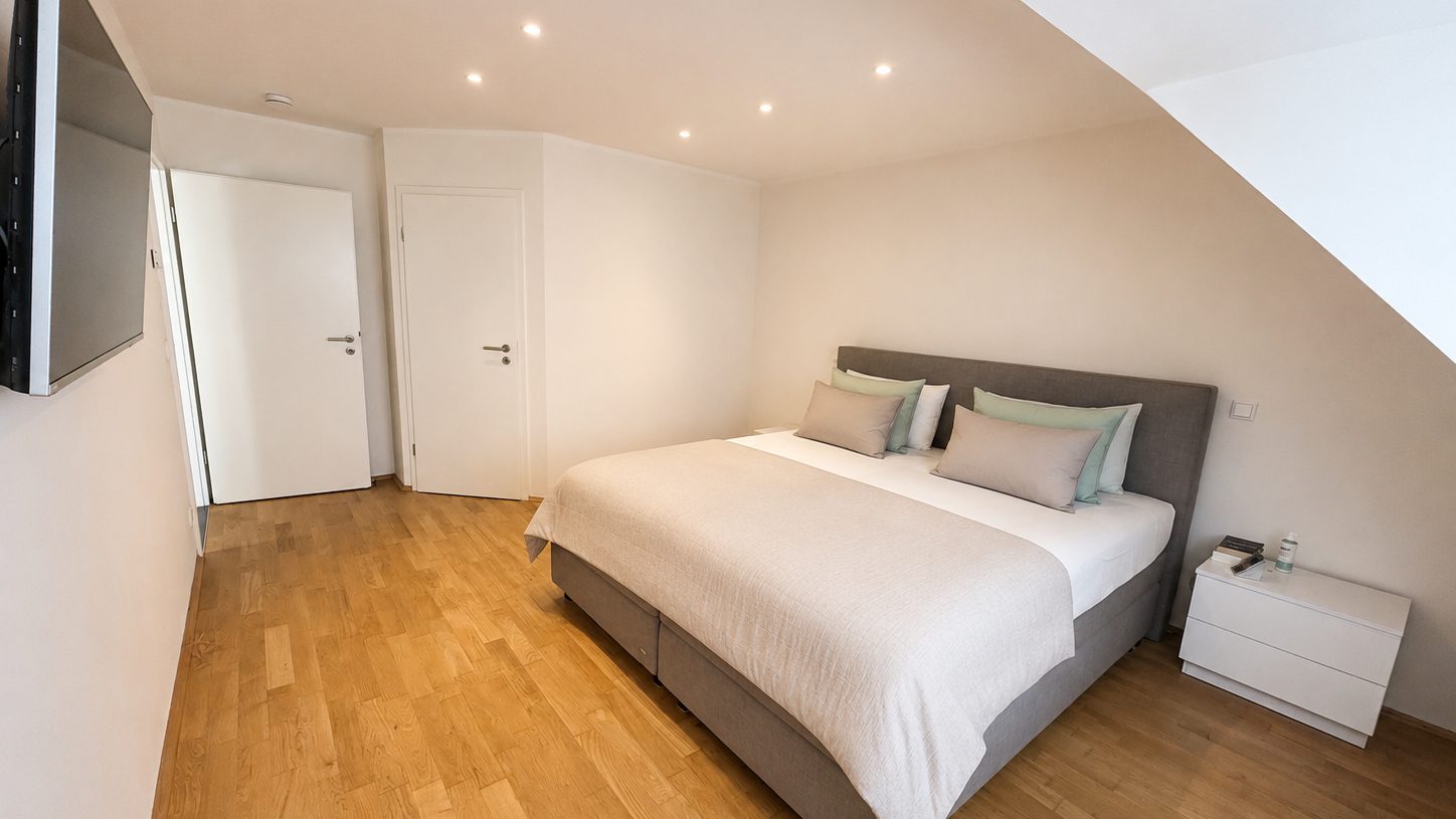Böcker Wohnimmobilien - Immobilienangebot - Ratingen - Alle - Baujahr 2016 mit Klimaanlage! Exklusive 5-Zimmer-Maisonettewohnung in Ratingen-Mitte!