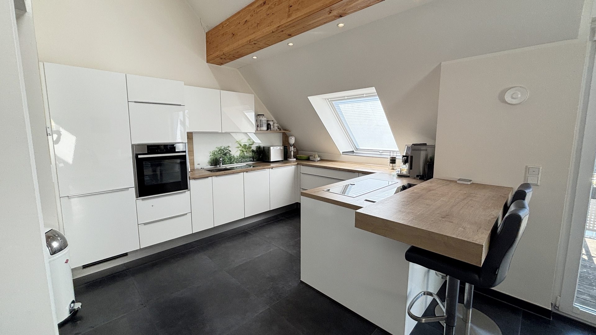 Böcker Wohnimmobilien - Immobilienangebot - Ratingen - Alle - Baujahr 2016 mit Klimaanlage! Exklusive 5-Zimmer-Maisonettewohnung in Ratingen-Mitte!