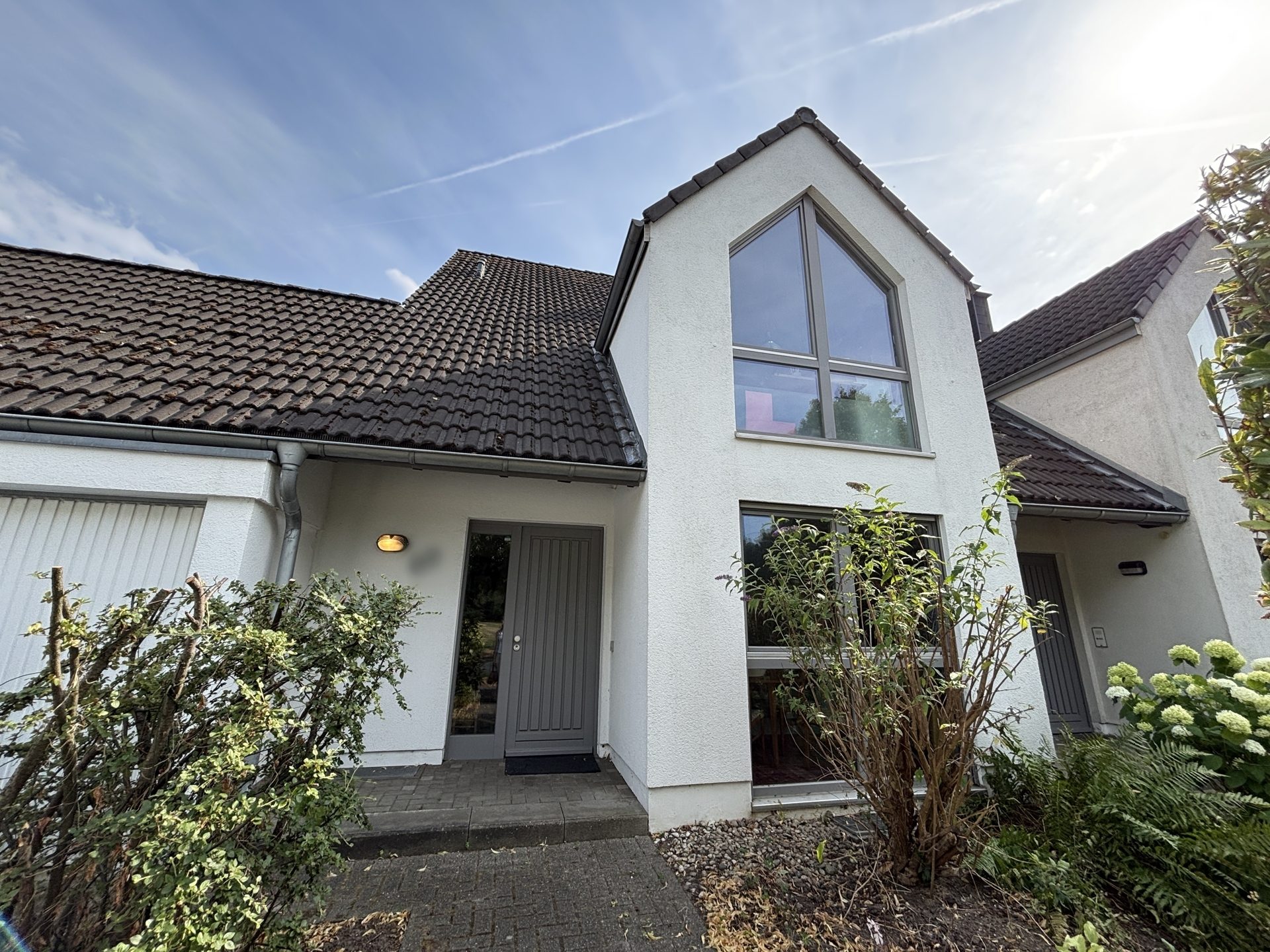 Böcker Wohnimmobilien - Immobilienangebot - Düsseldorf-Kaiserswerth - Alle - Gepflegtes Reihenendhaus mit viel Platz für die ganze Familie