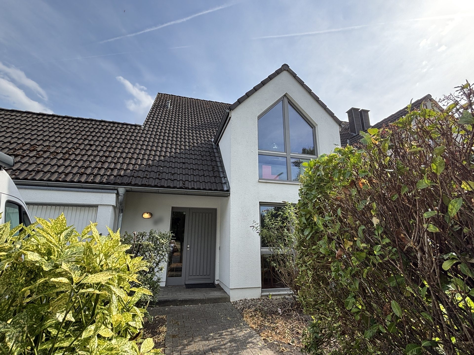Böcker Wohnimmobilien - Immobilienangebot - Düsseldorf-Kaiserswerth - Alle - Gepflegtes Reihenendhaus mit viel Platz für die ganze Familie