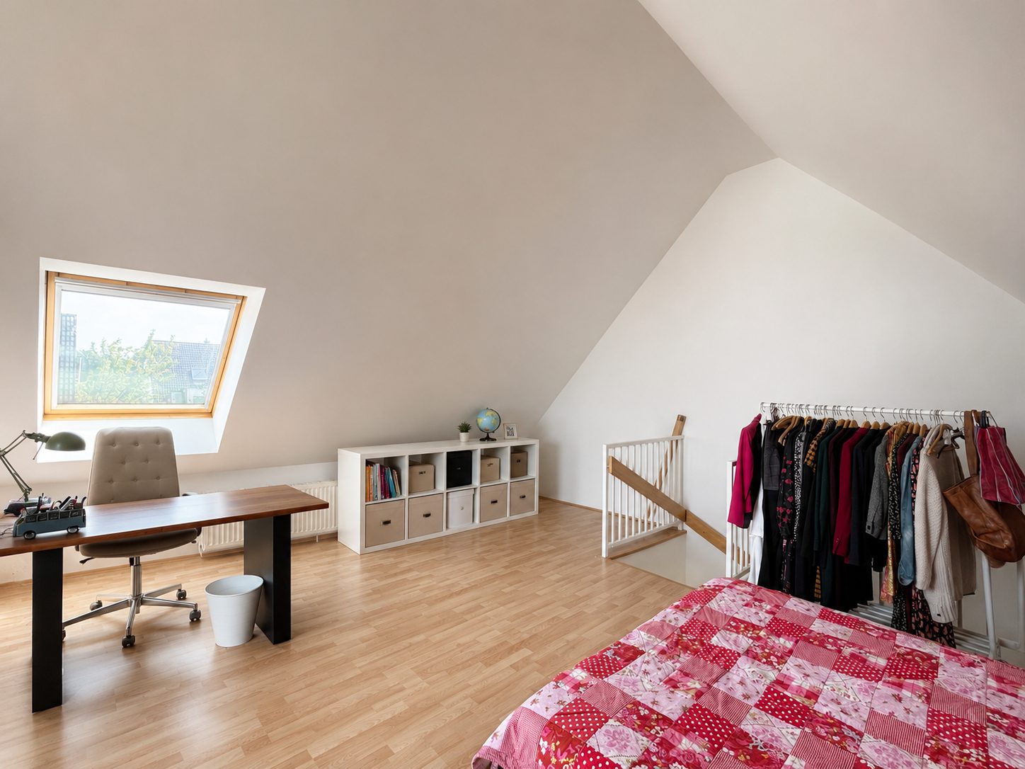 Böcker Wohnimmobilien - Immobilienangebot - Düsseldorf-Kaiserswerth - Alle - Gepflegtes Reihenendhaus mit viel Platz für die ganze Familie