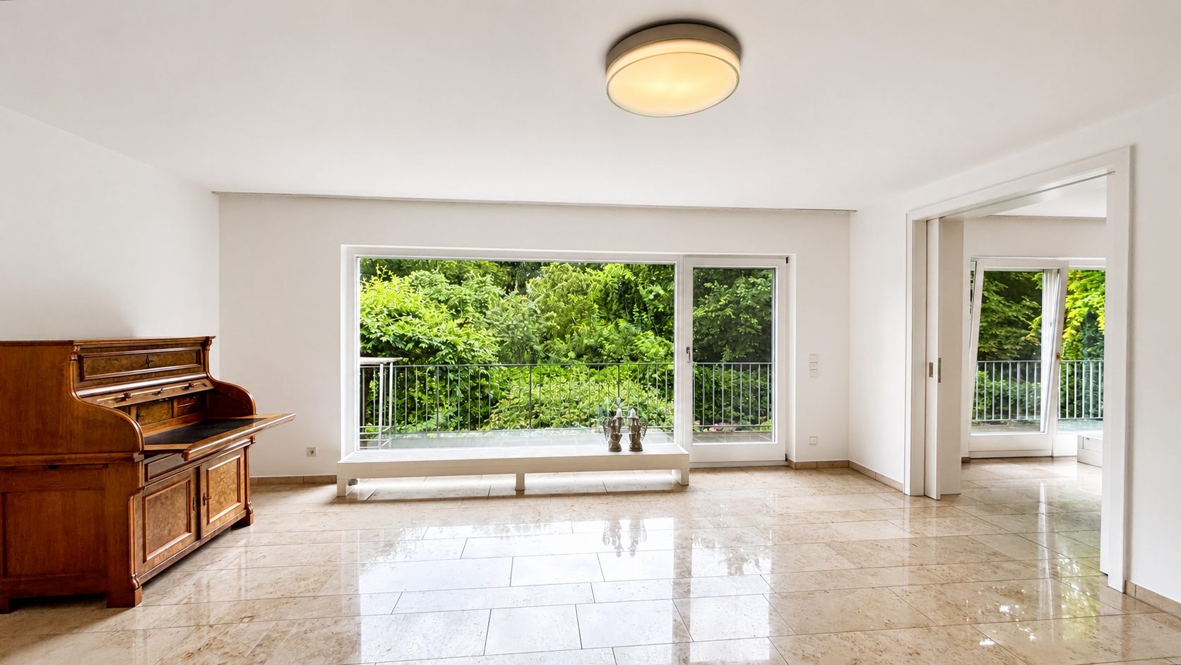 Böcker Wohnimmobilien - Immobilienangebot - Düsseldorf / Kaiserswerth - Alle - Freistehendes und großzügiges Einfamilienhaus mit Einliegerwohnung