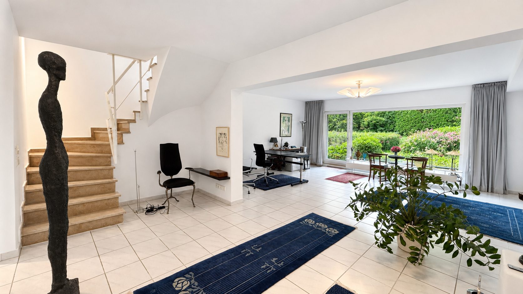 Böcker Wohnimmobilien - Immobilienangebot - Düsseldorf / Kaiserswerth - Alle - Freistehendes und großzügiges Einfamilienhaus mit Einliegerwohnung
