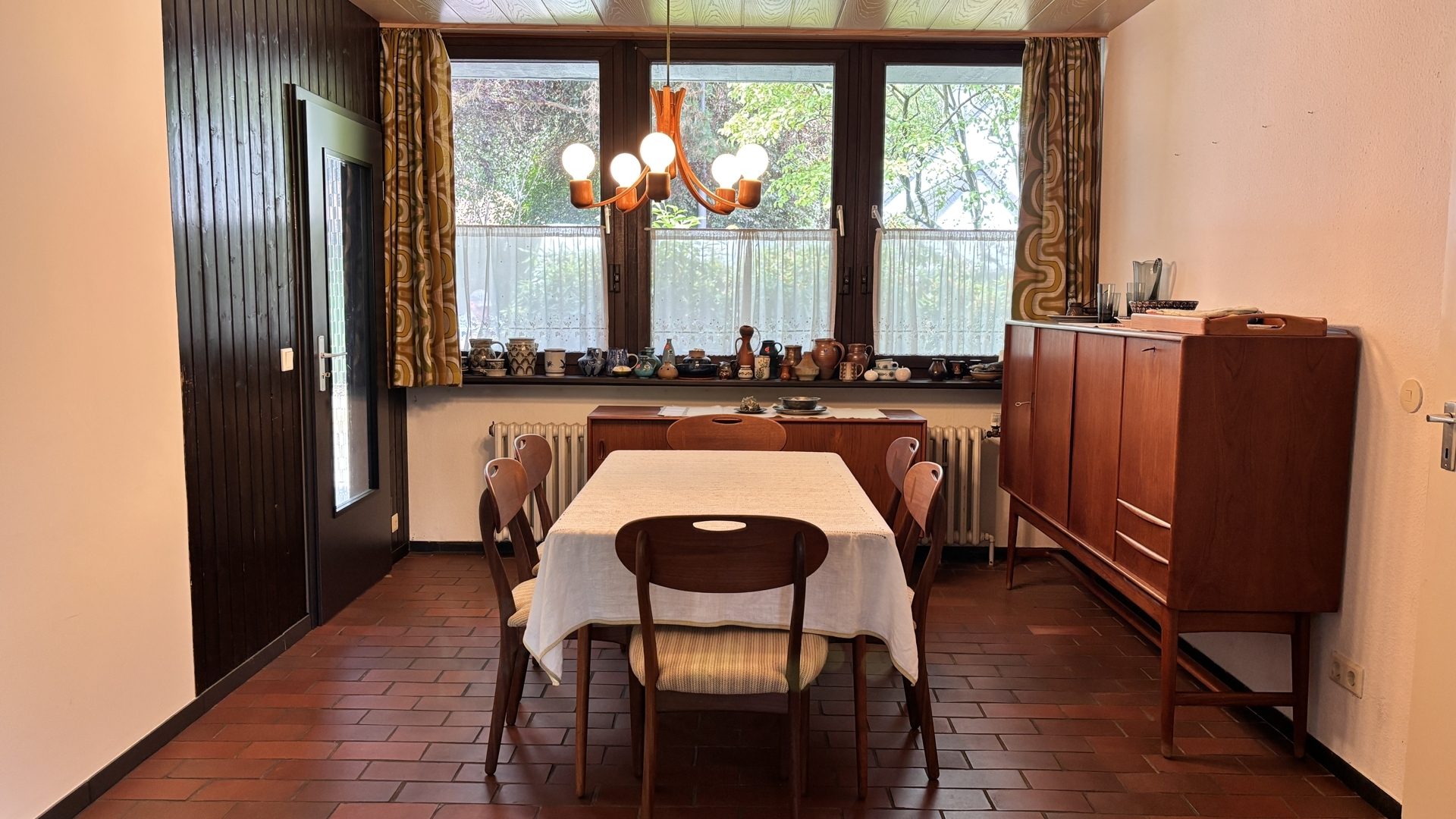 Böcker Wohnimmobilien - Immobilienangebot - Düsseldorf / Angermund - Alle - Renovierungsbedürftiges Familiendomizil mit parkähnlichem Grundstück